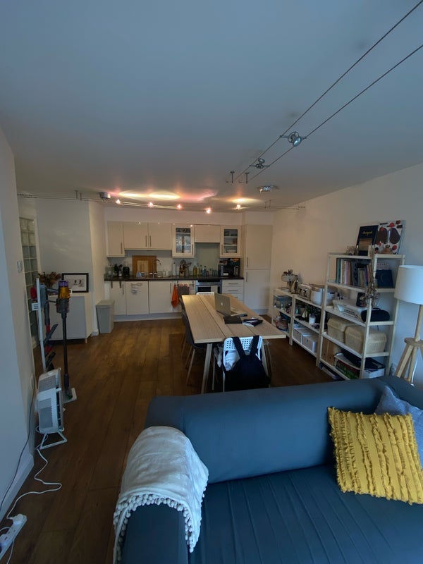 Flat Mare Street in Greater London