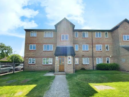 Flat Wedgewood Road Flats in North Hertfordshire