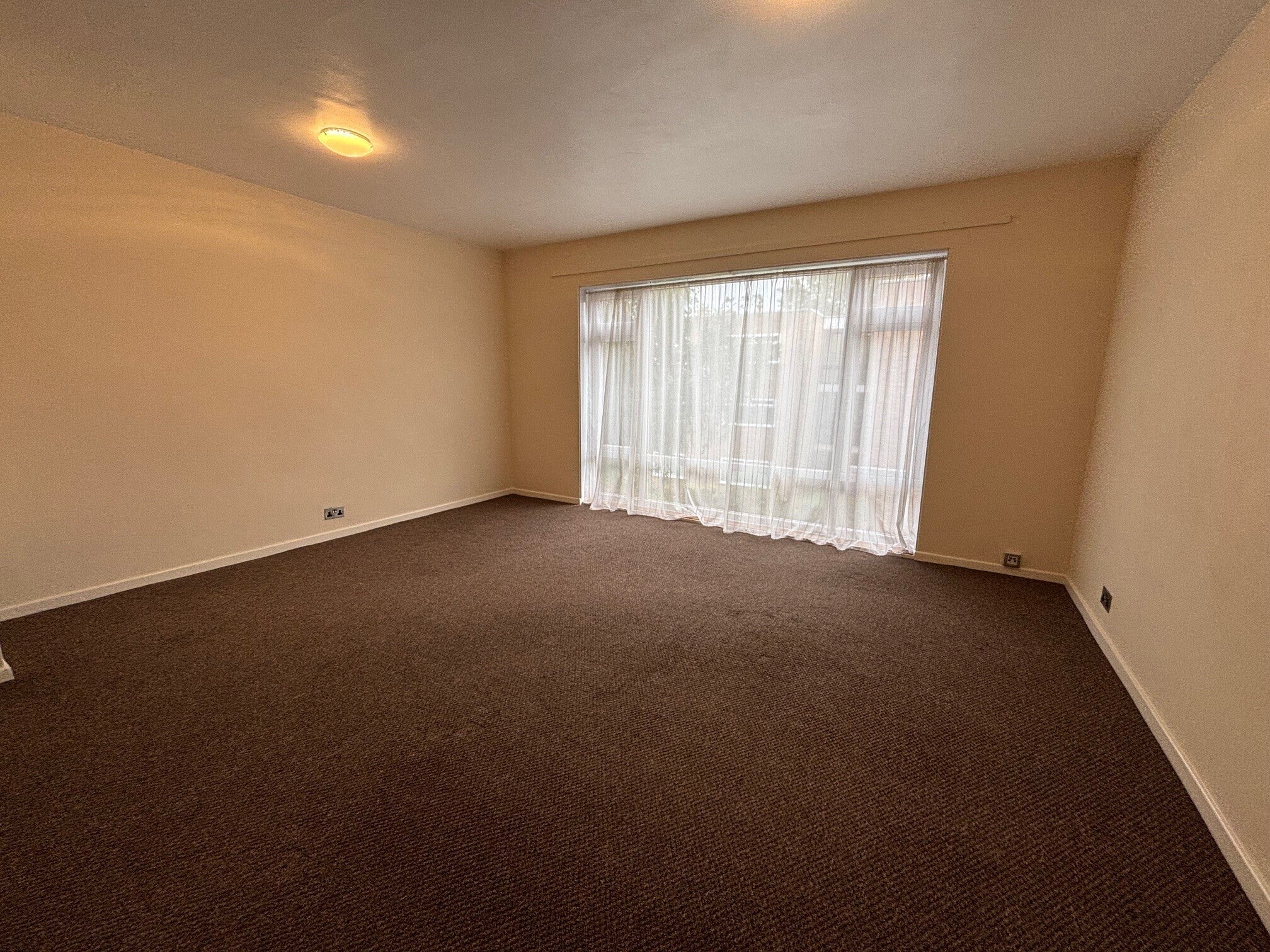 Flat Fakenham Croft in Birmingham