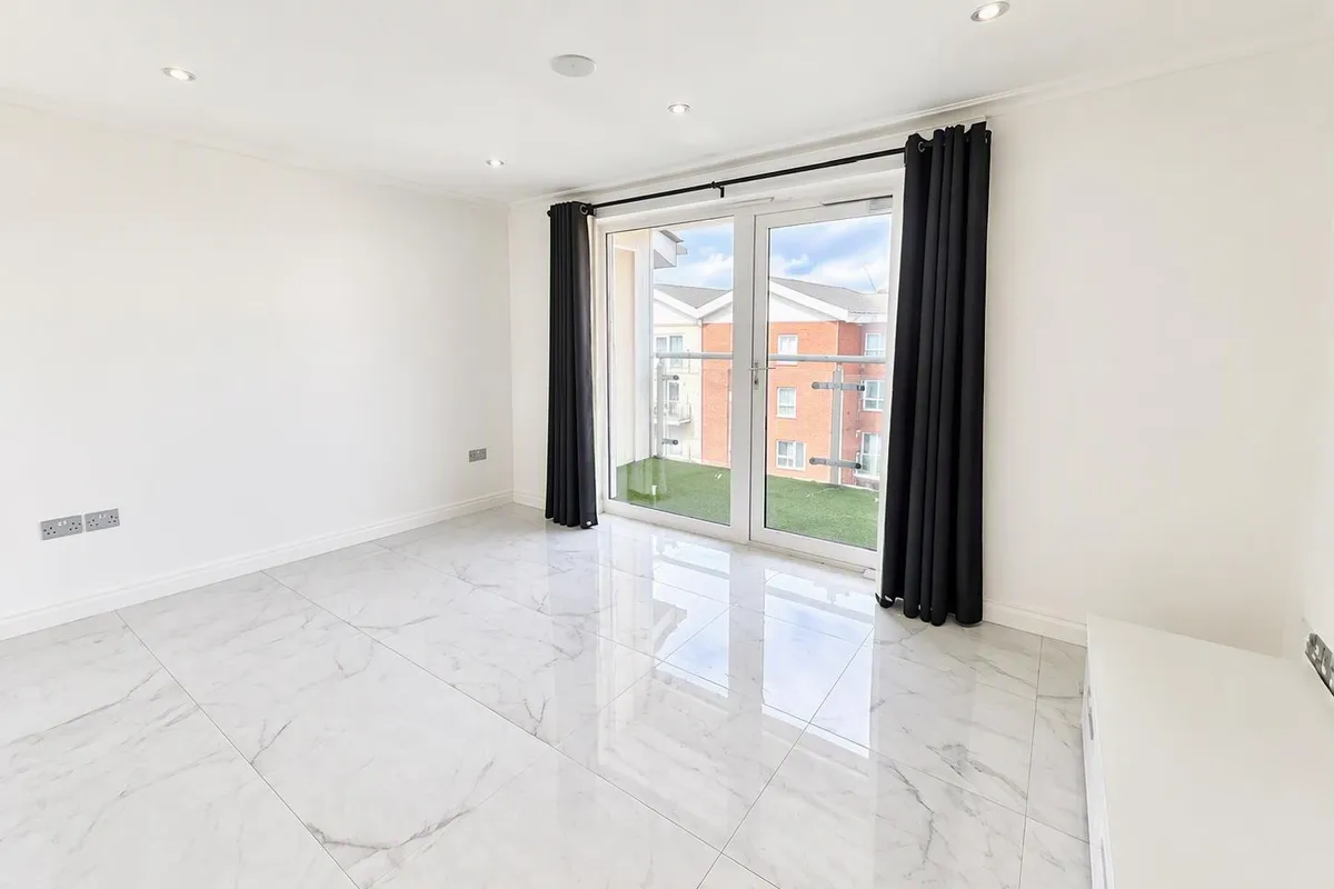 Flat Ffordd Radcliffe in Cardiff