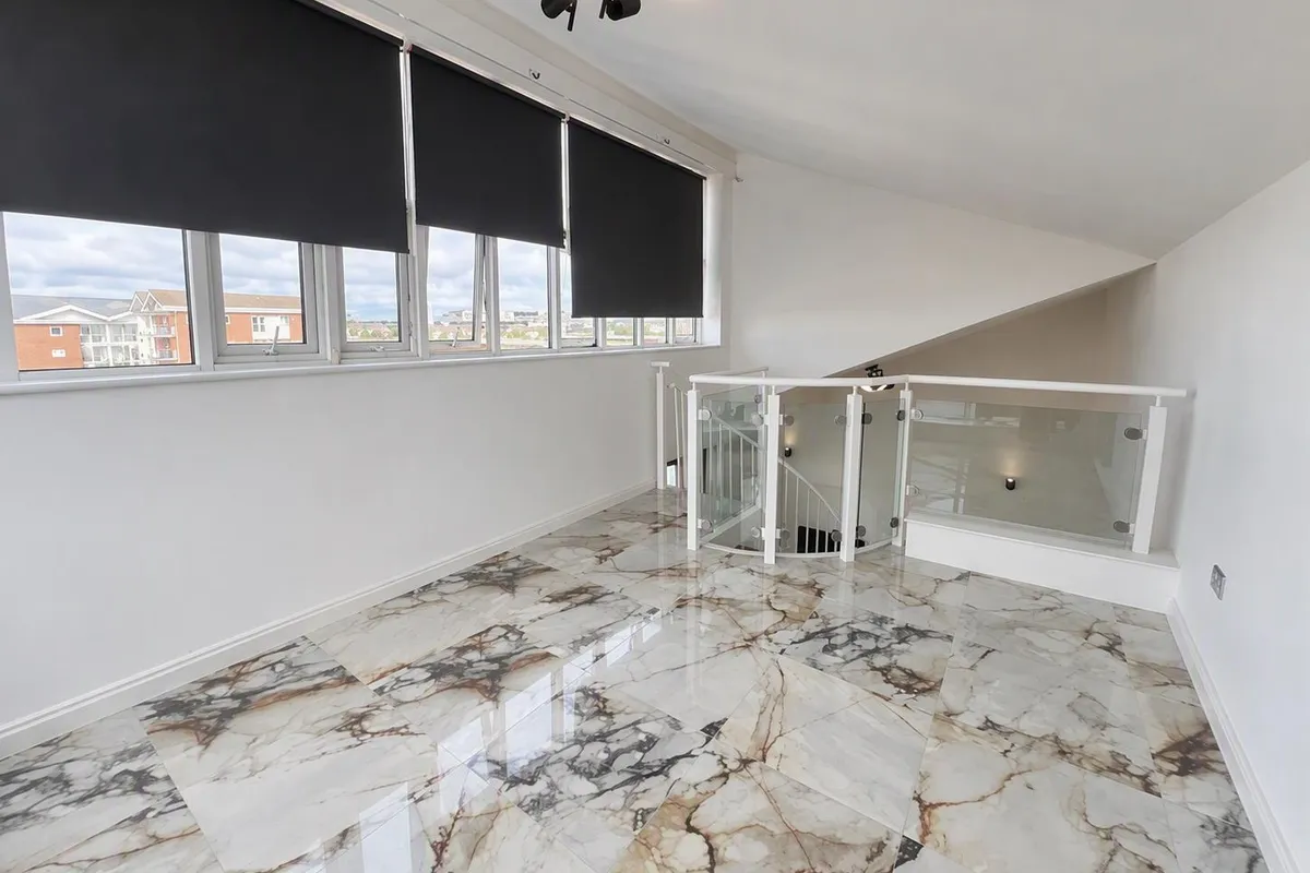 Flat Ffordd Radcliffe in Cardiff