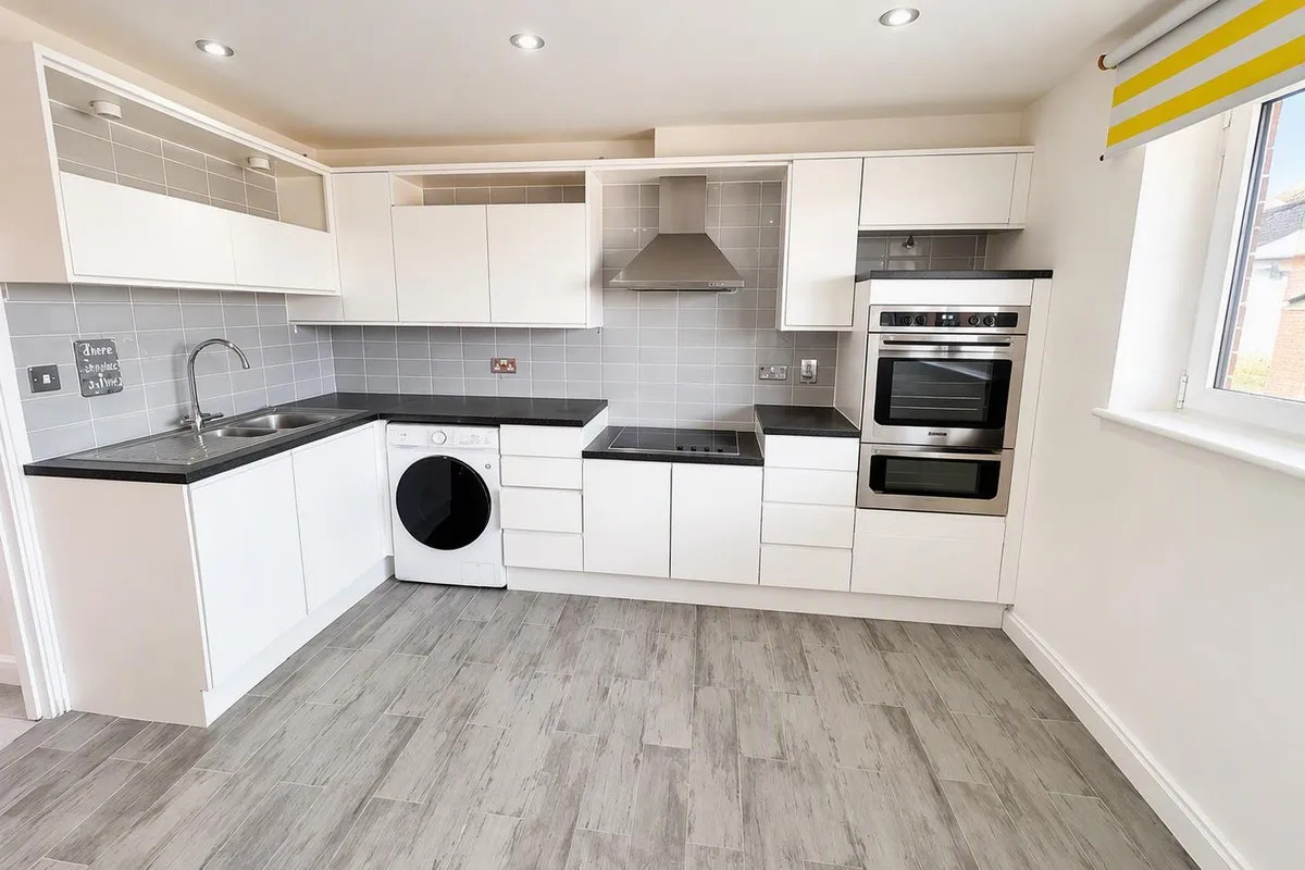 Flat Ffordd Radcliffe in Cardiff