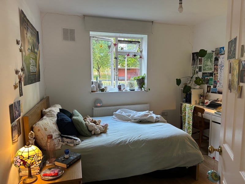 Flat Millgrove Street in Greater London