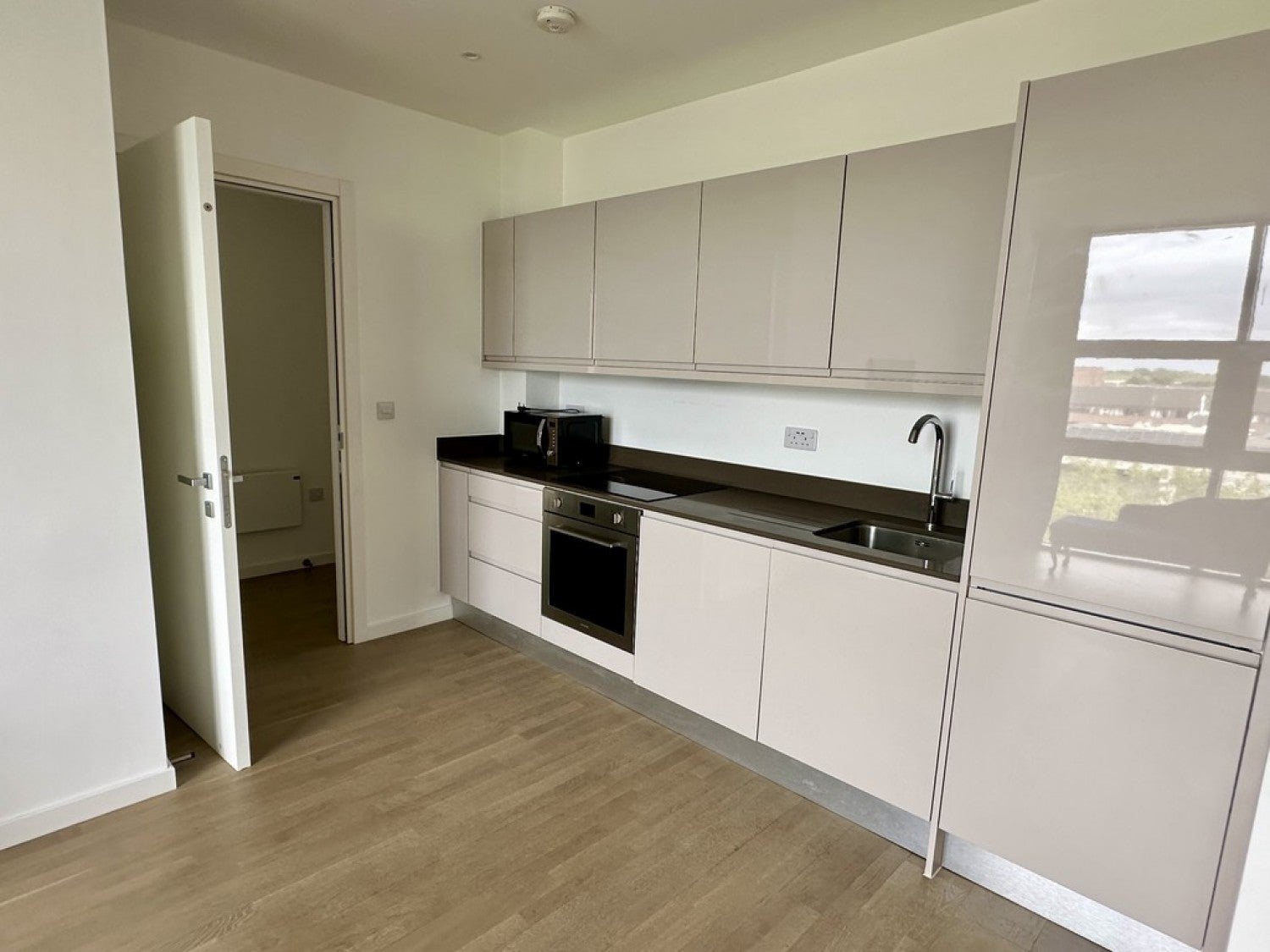 Flat Upper Fifth Street in Milton Keynes
