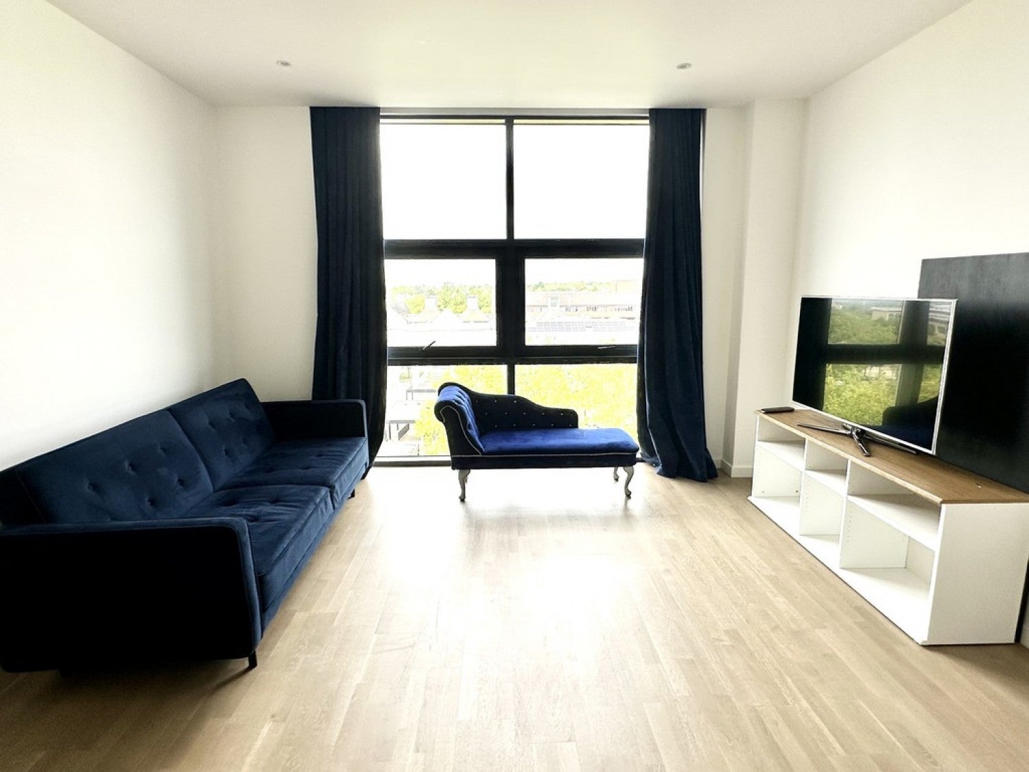 Flat Upper Fifth Street in Milton Keynes