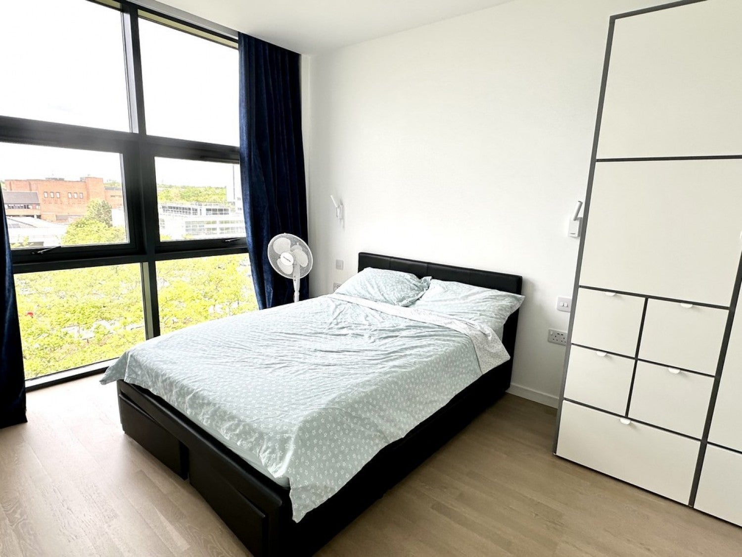 Flat Upper Fifth Street in Milton Keynes