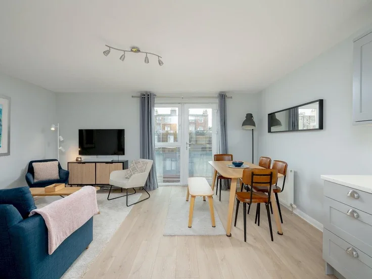Flat Lochrin Place in City of Edinburgh