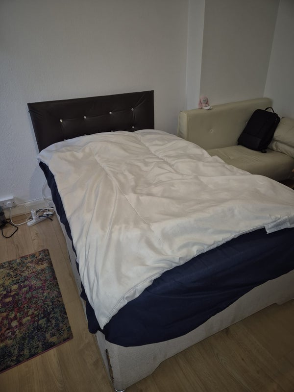 Room Lansdowne Close in London