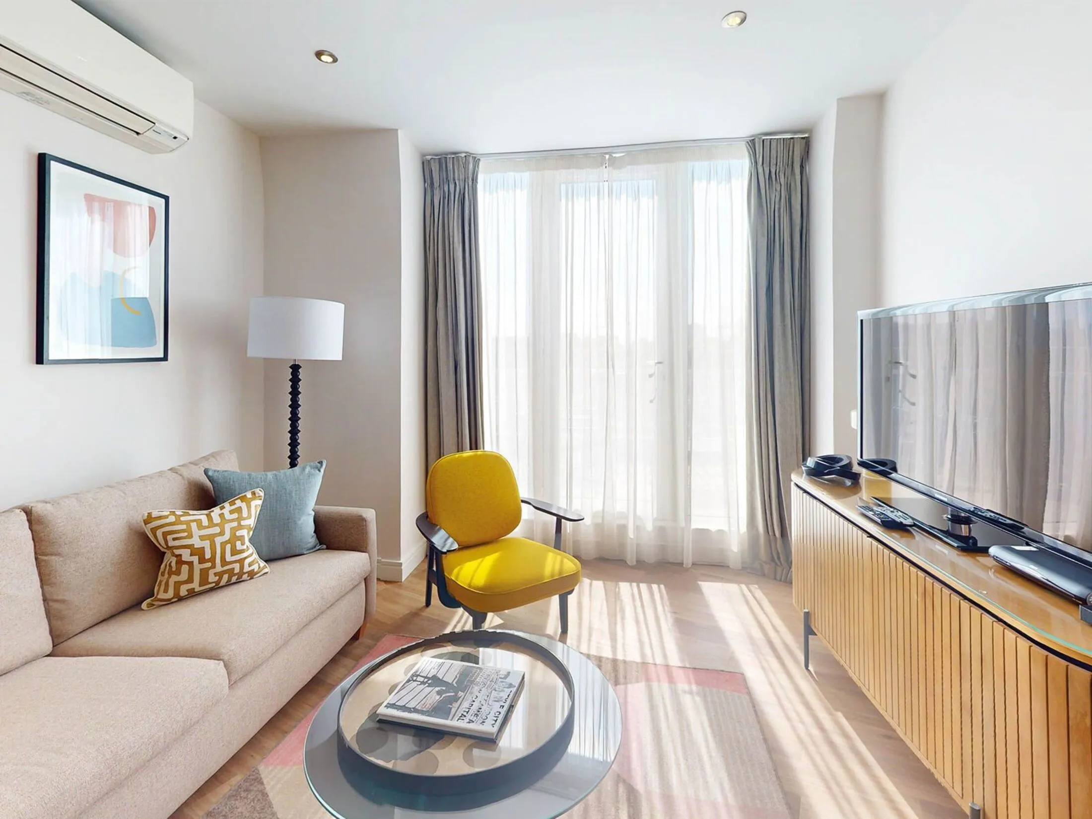Flat Ashburn Place in Greater London