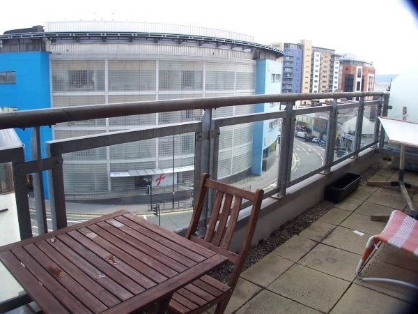 Flat Waterloo Square in Newcastle upon Tyne