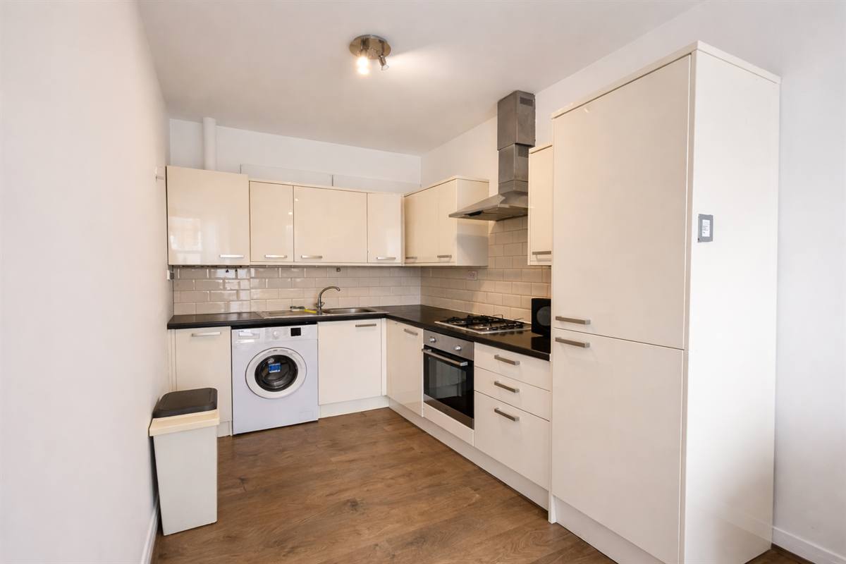Flat Blackstock Road in Greater London