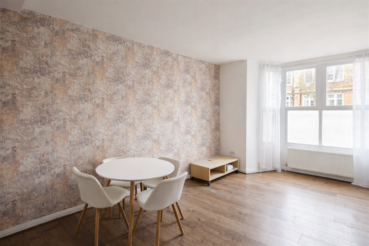 Flat Blackstock Road in Greater London