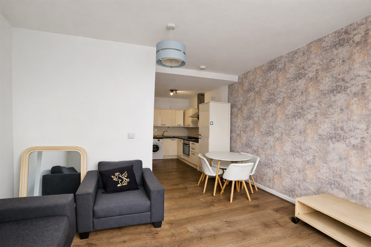 Flat Blackstock Road in Greater London