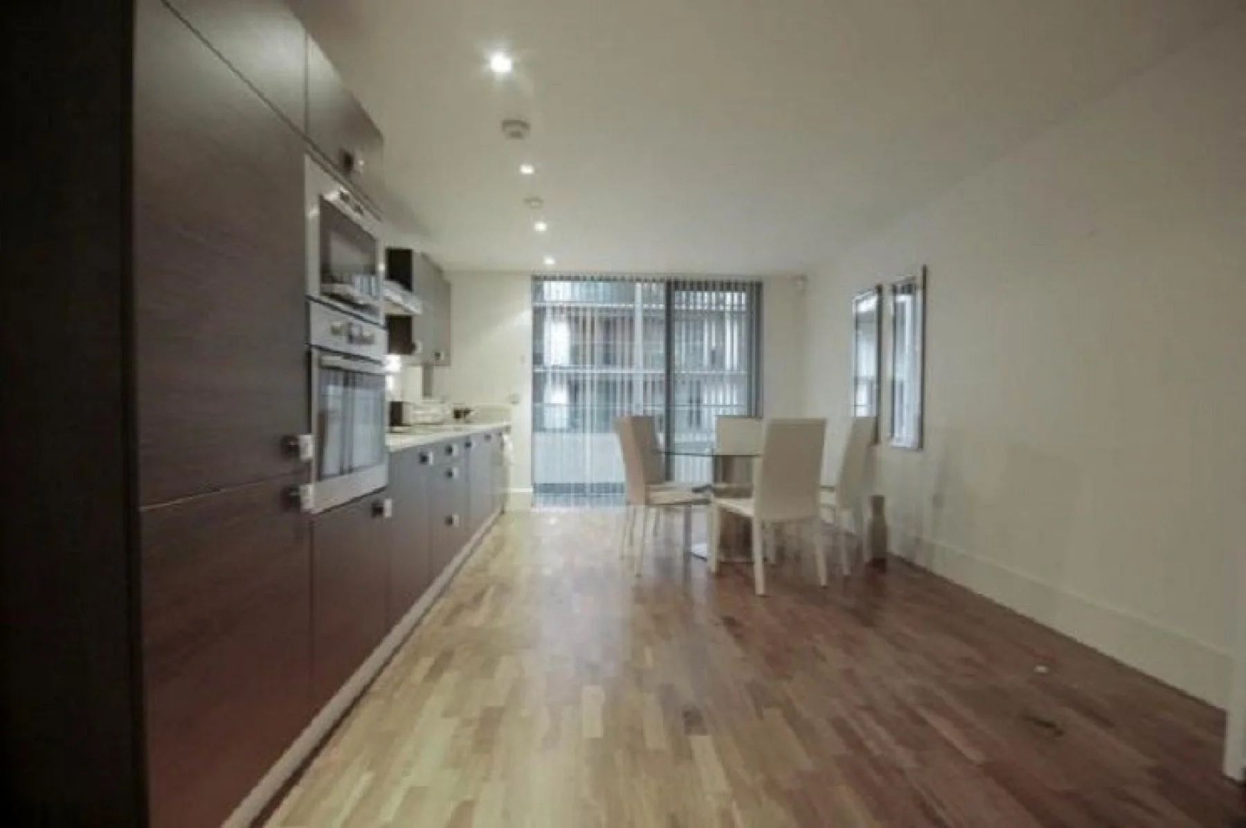 Flat Avenell Road in Greater London