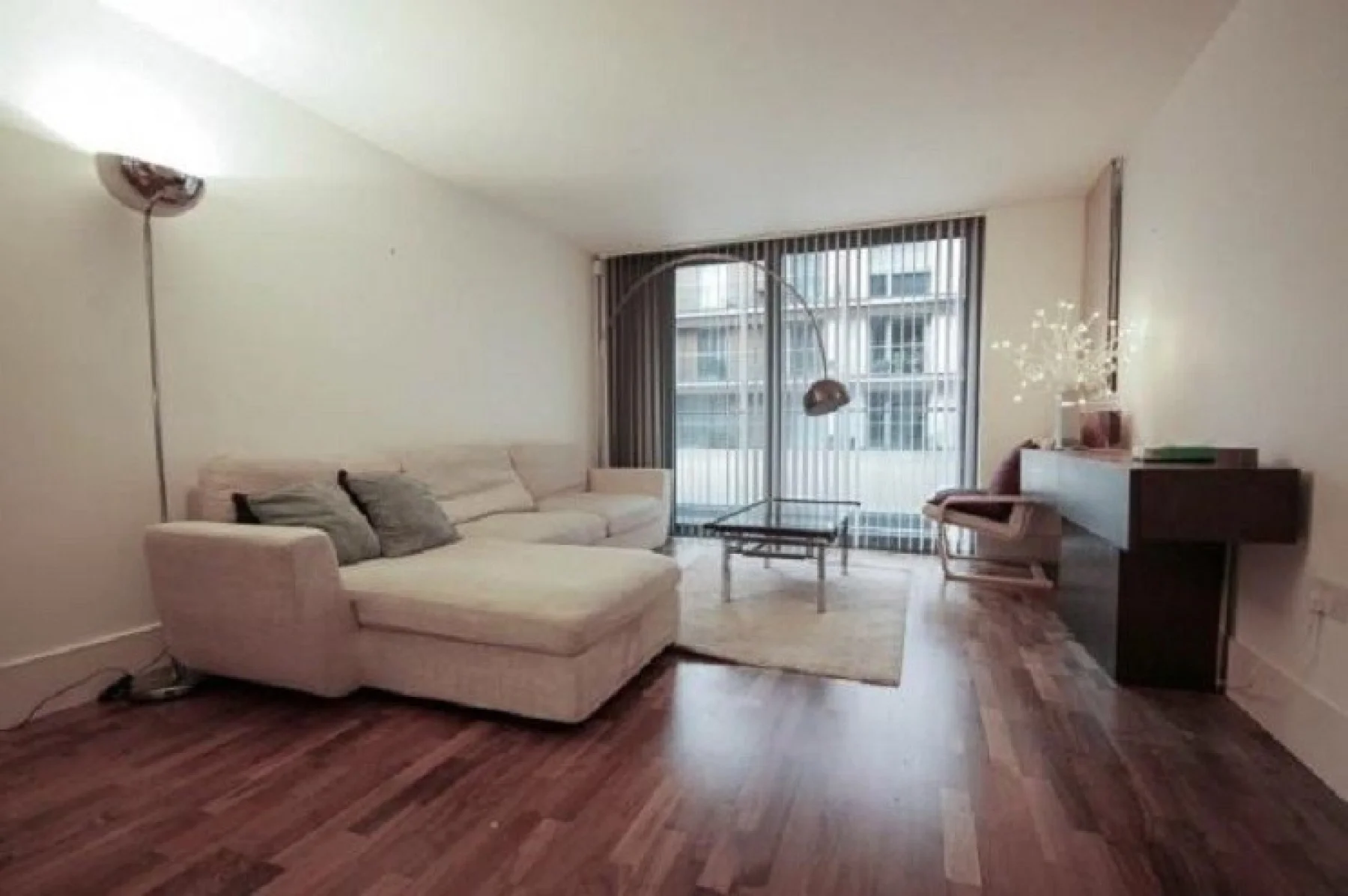 Flat Avenell Road in Greater London