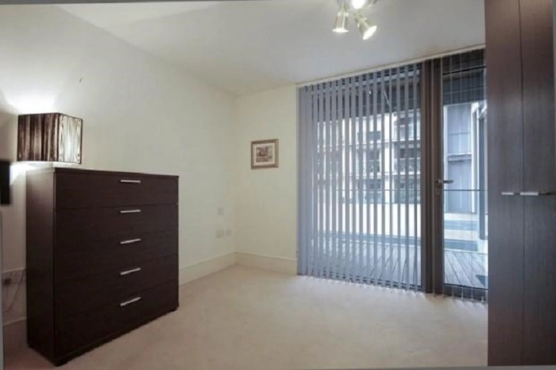 Flat Avenell Road in Greater London