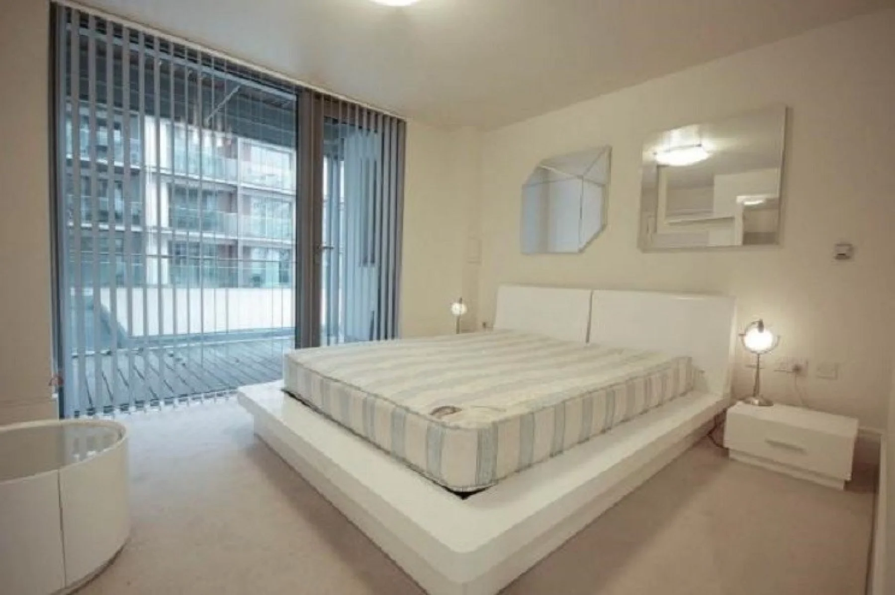 Flat Avenell Road in Greater London