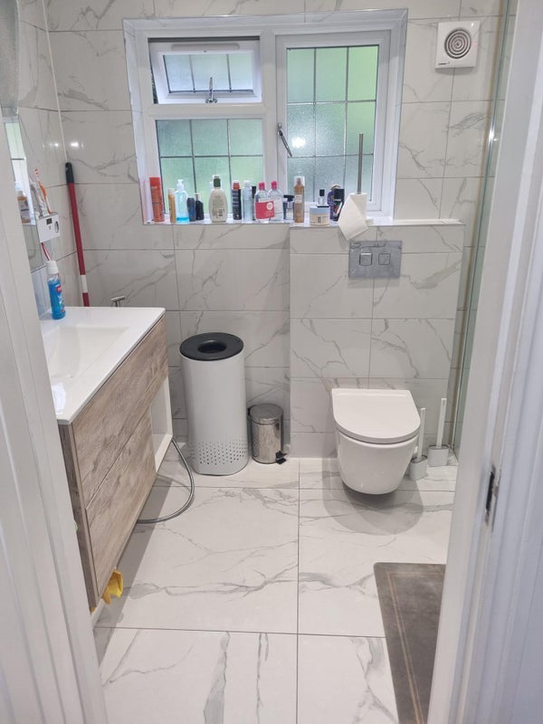 Room Ballards Way in Greater London