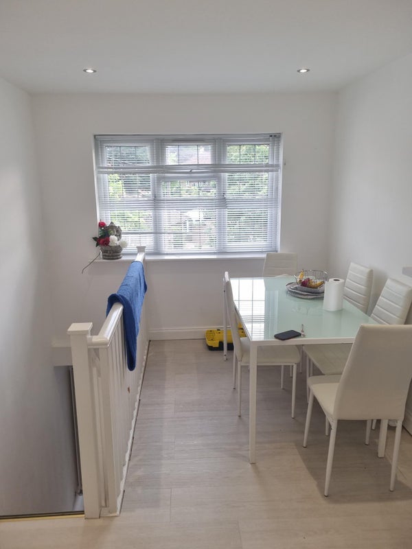 Room Ballards Way in Greater London