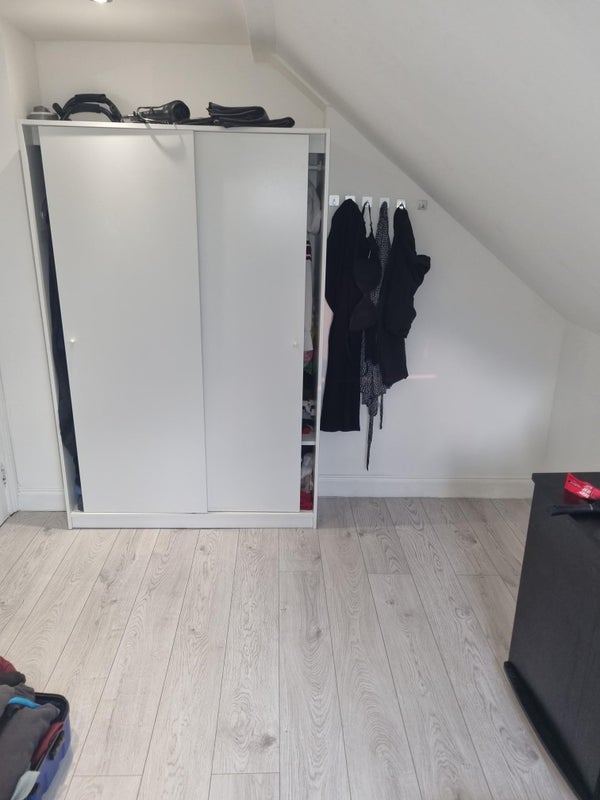 Room Ballards Way in Greater London
