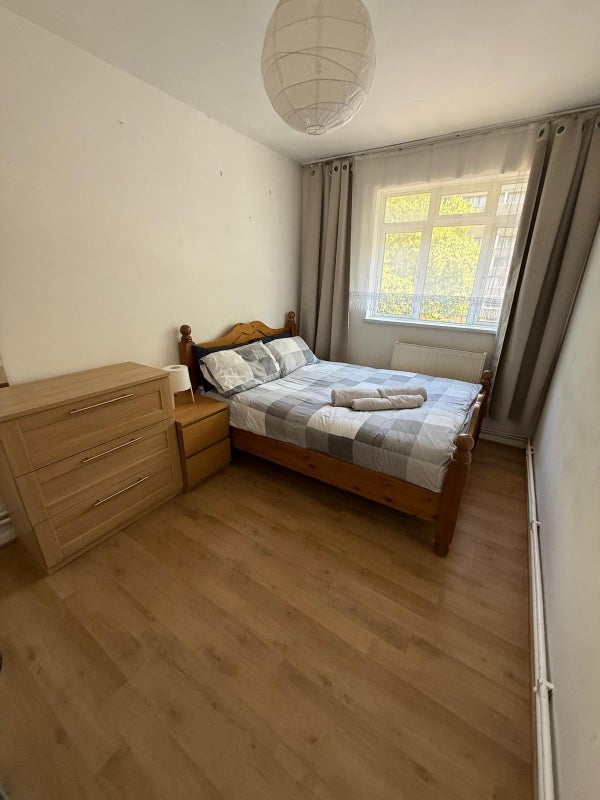 Room Beaconsfield Road in Greater London