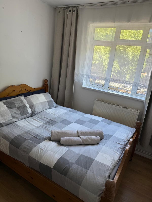 Room Beaconsfield Road in Greater London