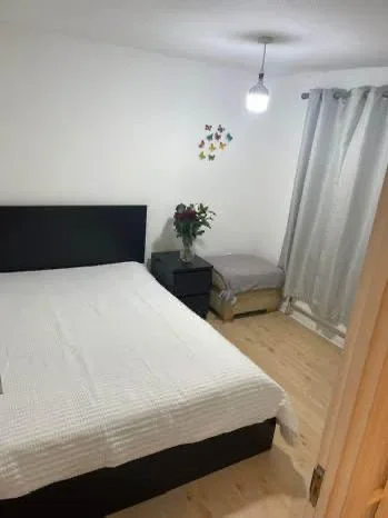 Room Lavender Place in Greater London