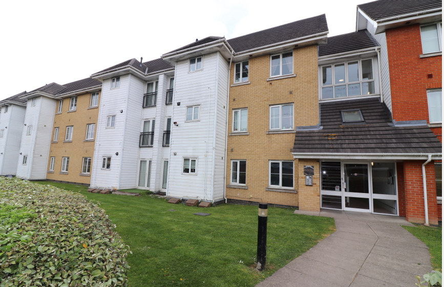 Flat Fleming Road in South Ockendon