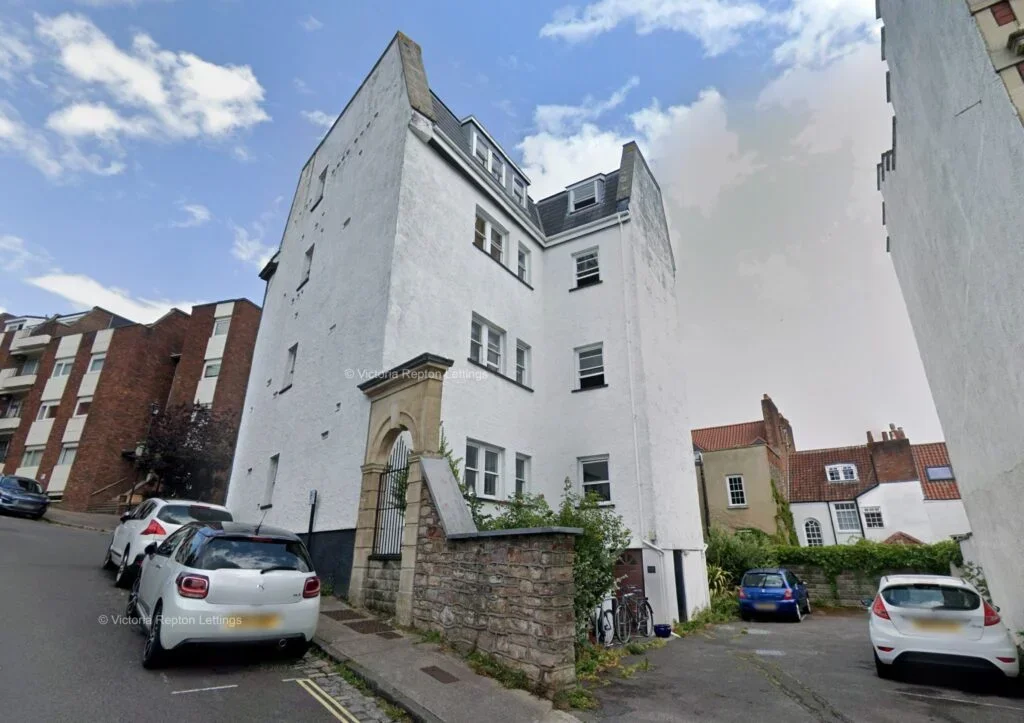 Flat Hotwell Road in Bristol