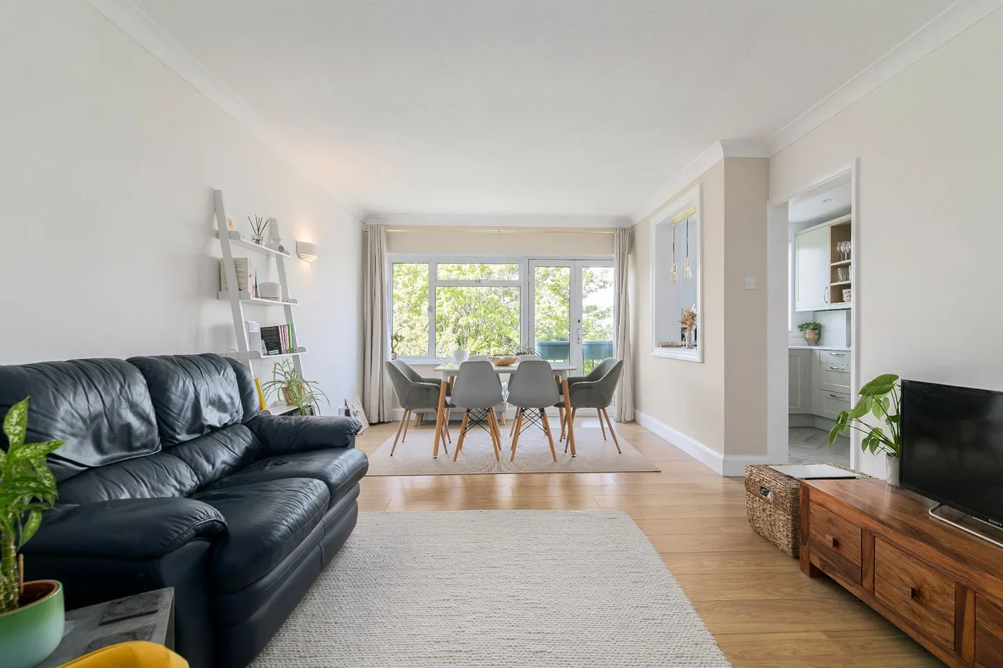 Flat Amherst Road in Greater London