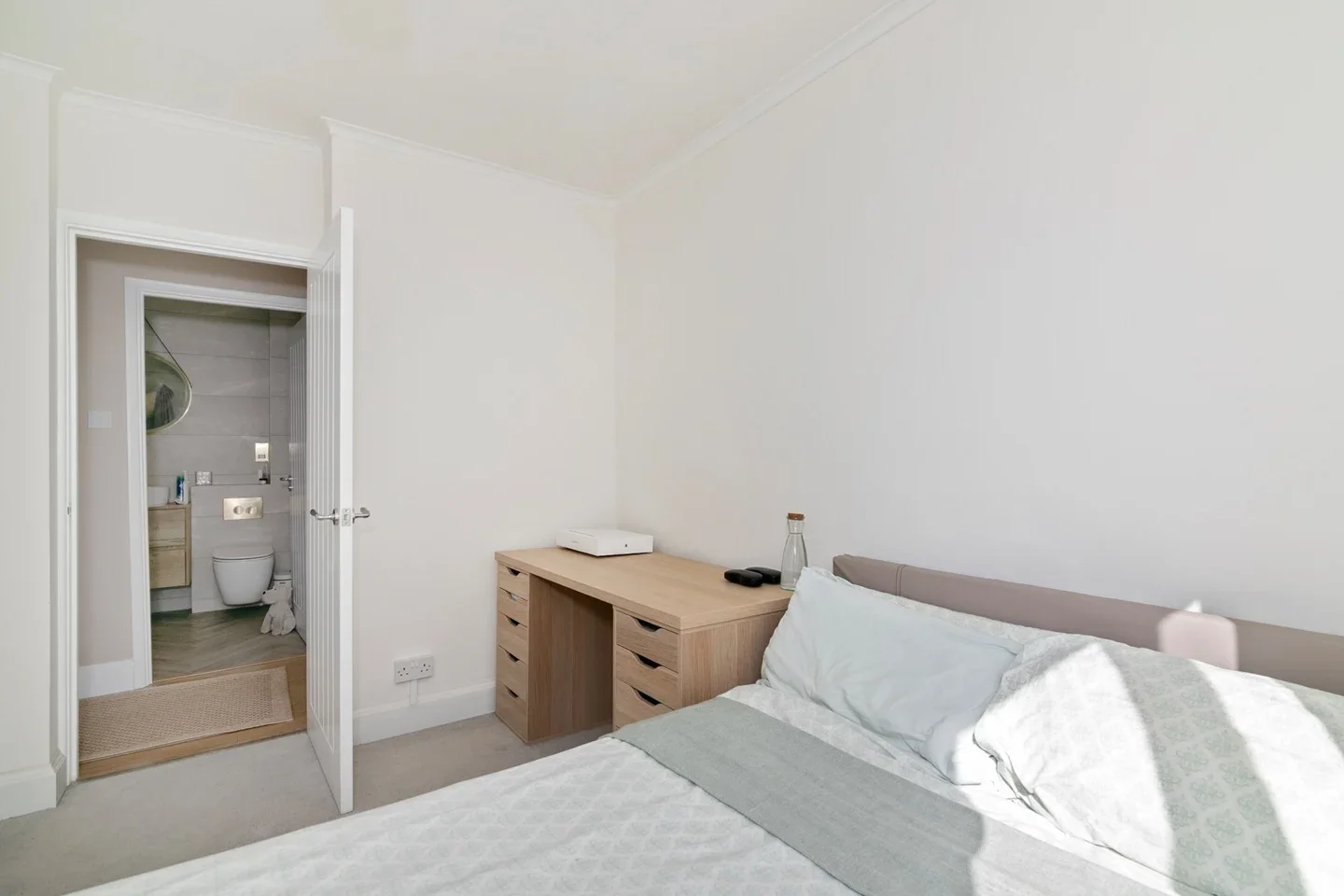 Flat Amherst Road in Greater London