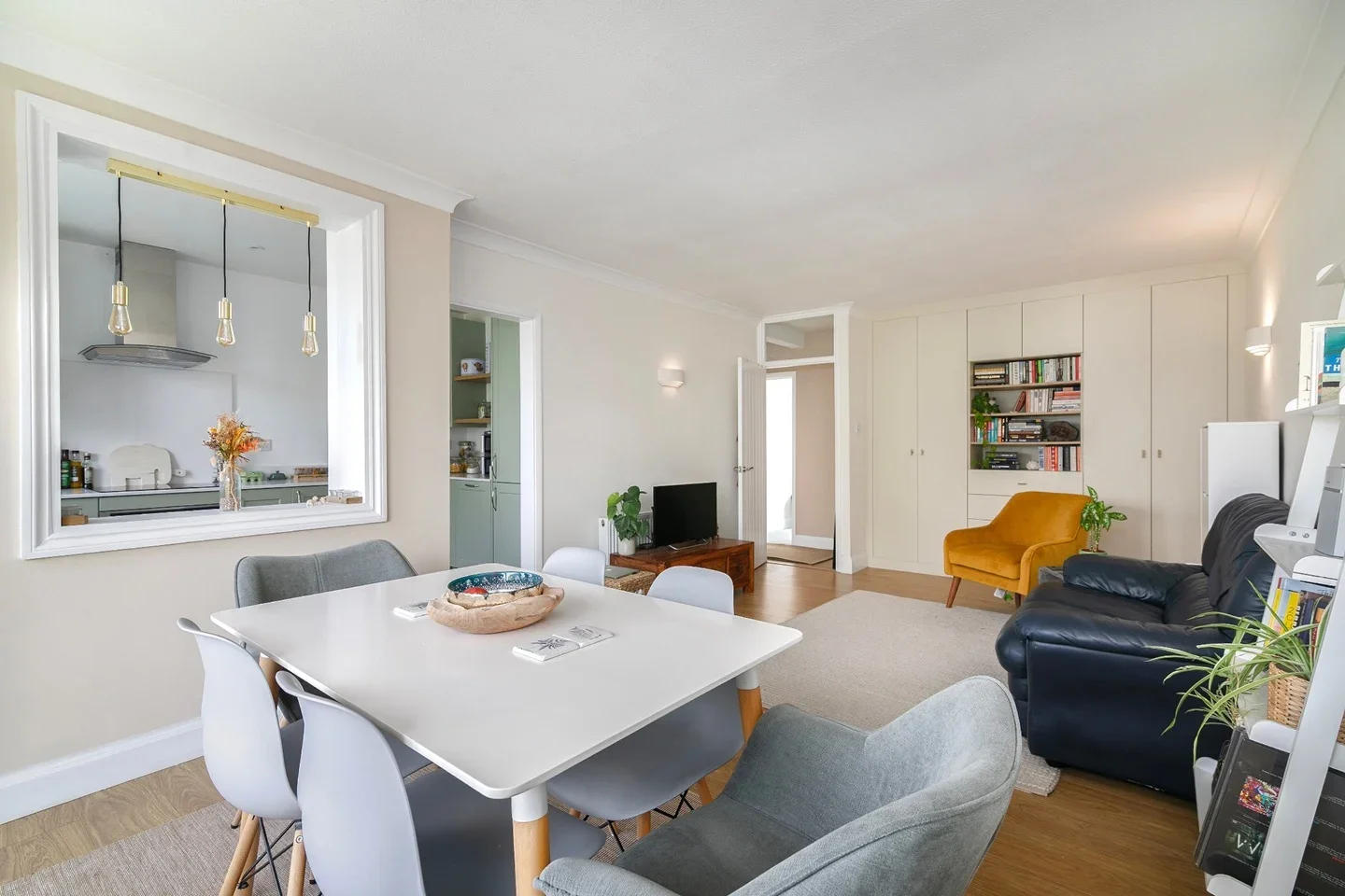 Flat Amherst Road in Greater London