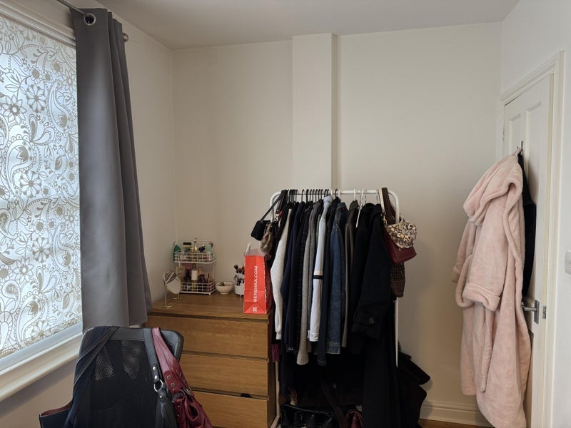 Room Merrow Street in Greater London