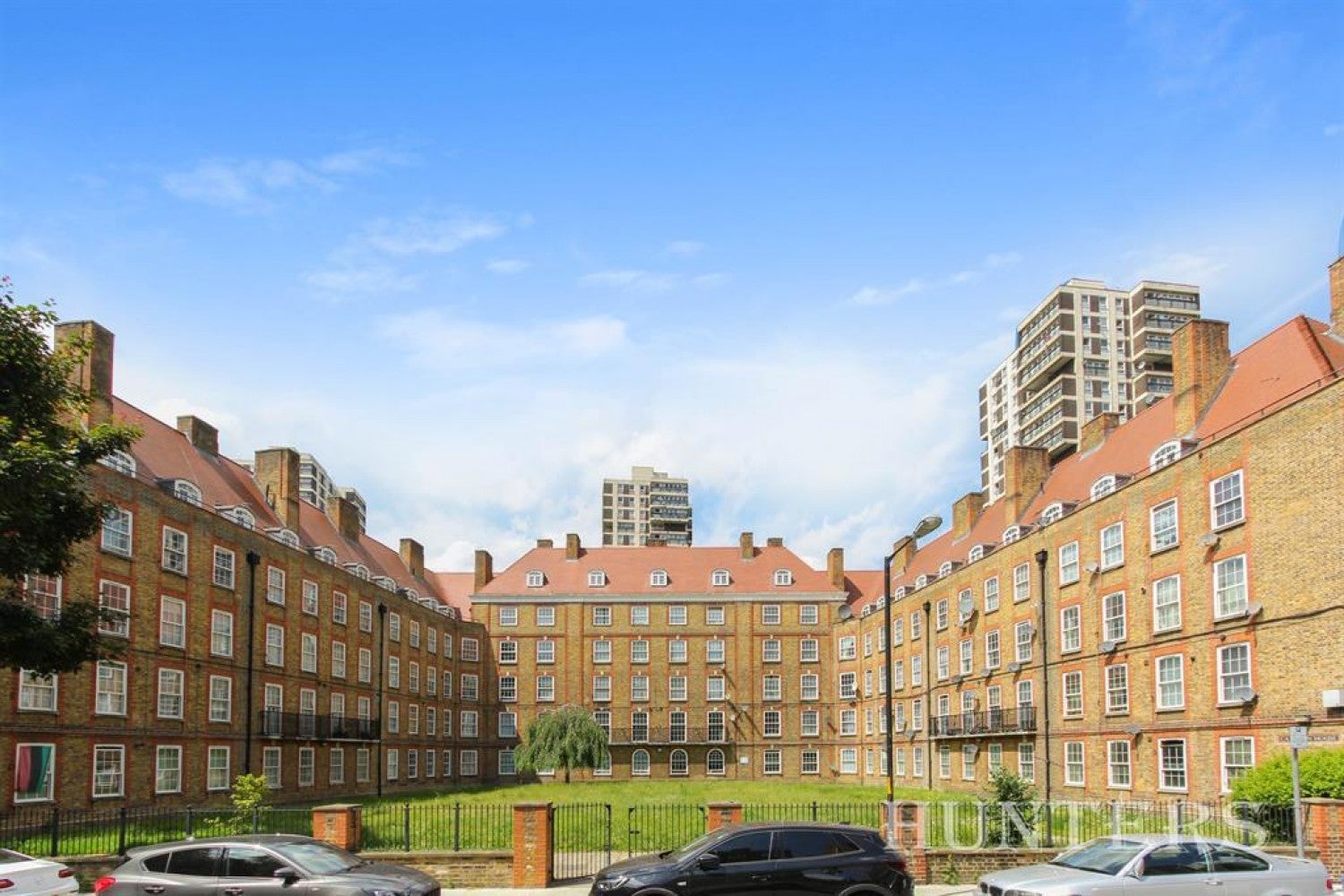 Flat Wyndham Road in Greater London