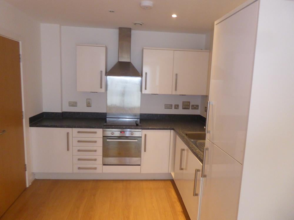 Flat Goldington Road in Bedford