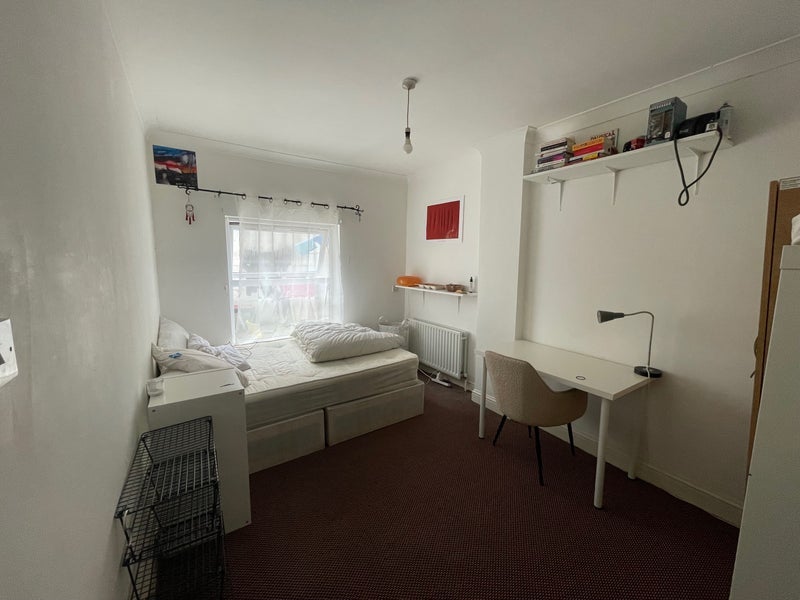Room Rectory Road in Greater London