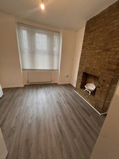 Flat Goldsboro' Road in Greater London