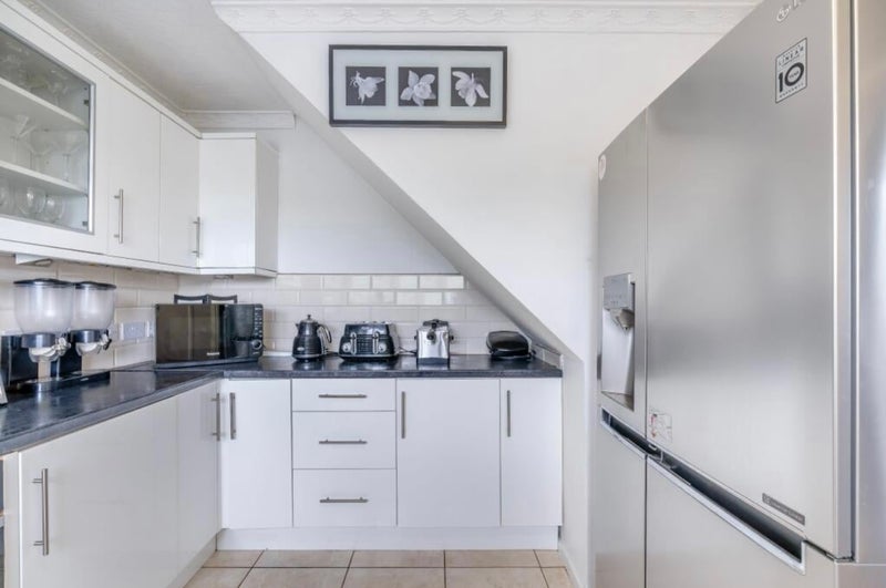 Room Hawkstone Road in Greater London