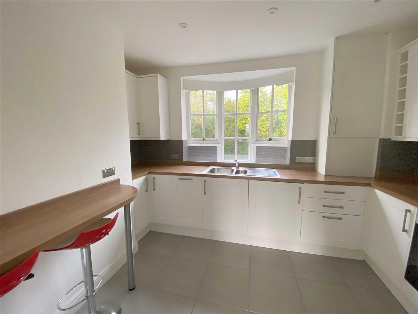 Flat Shoesmith Close in Hinckley and Bosworth