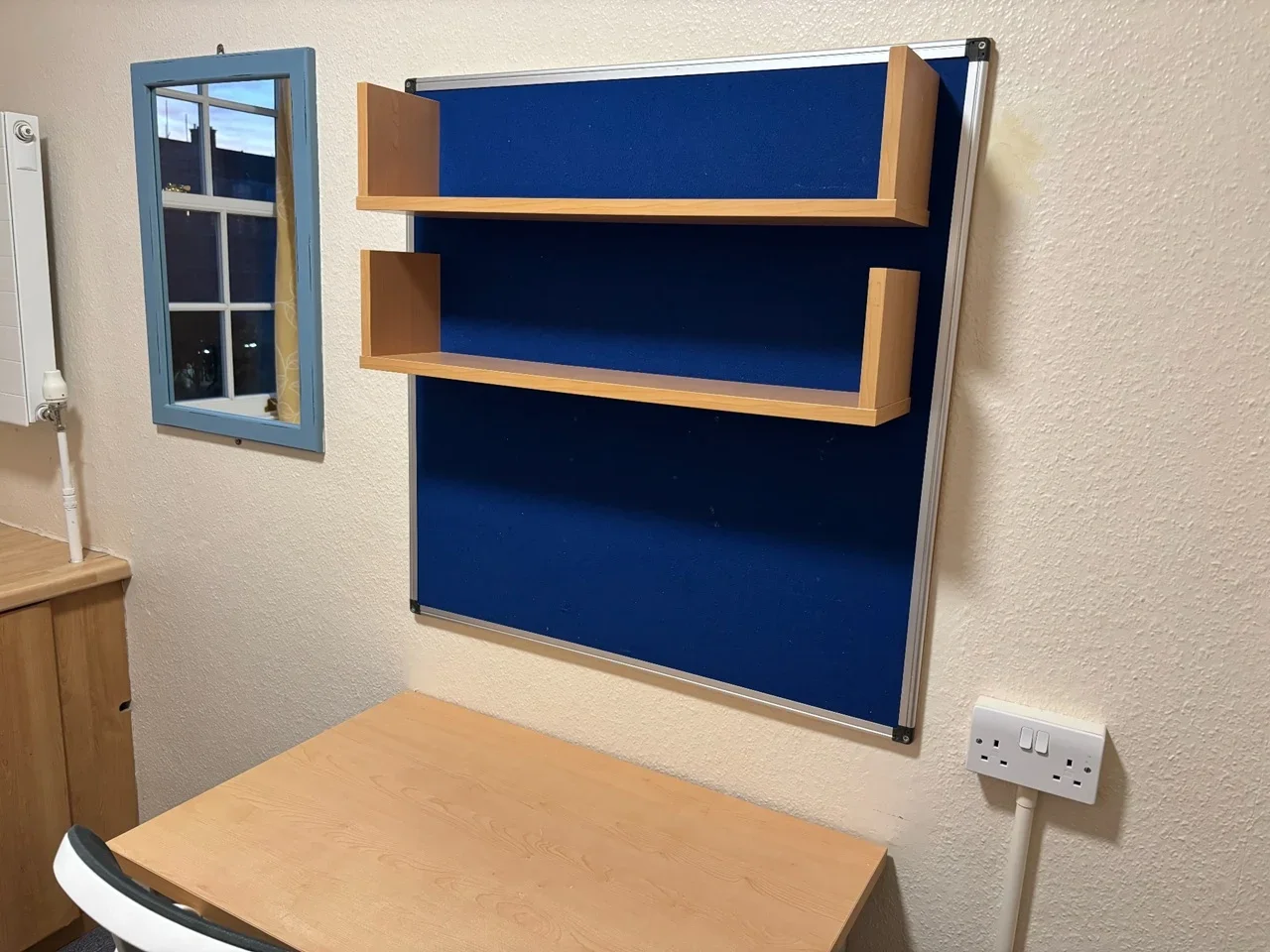 Room Augustus Street in Greater London