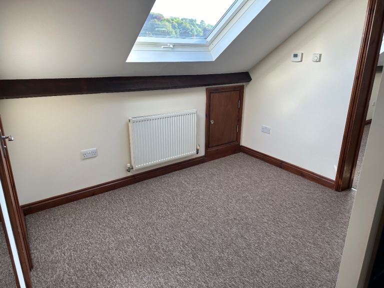 Flat Dallow Road in Luton