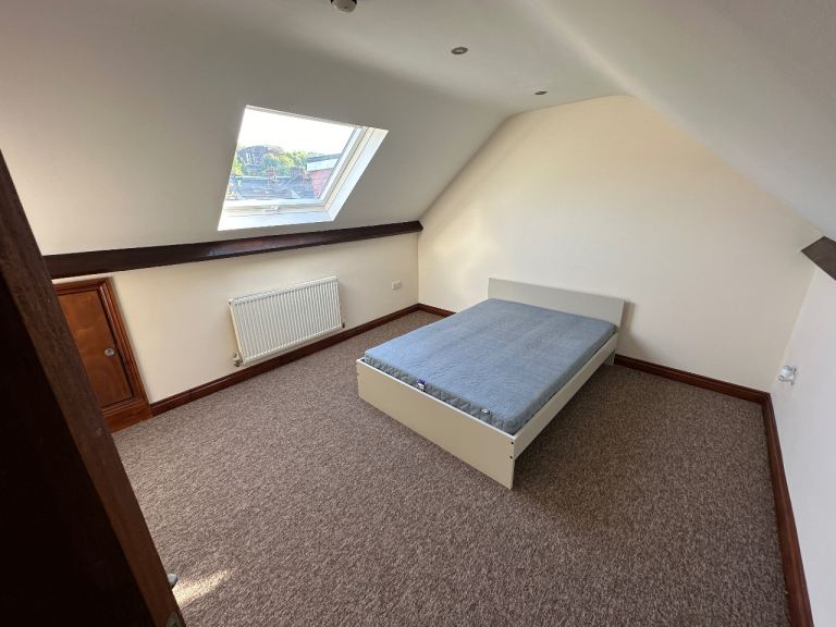 Flat Dallow Road in Luton