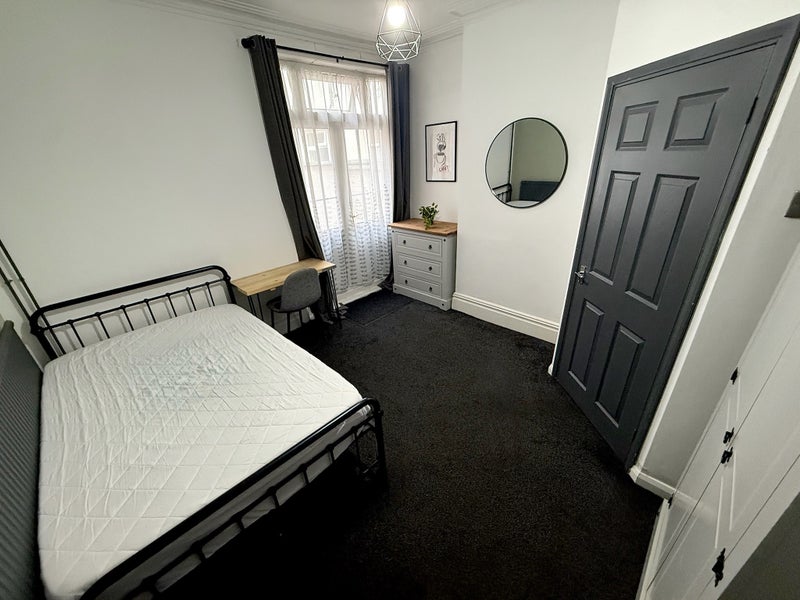 Room Winchester Avenue in Leicester