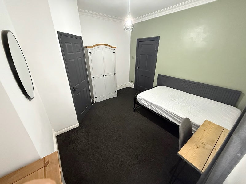 Room Winchester Avenue in Leicester