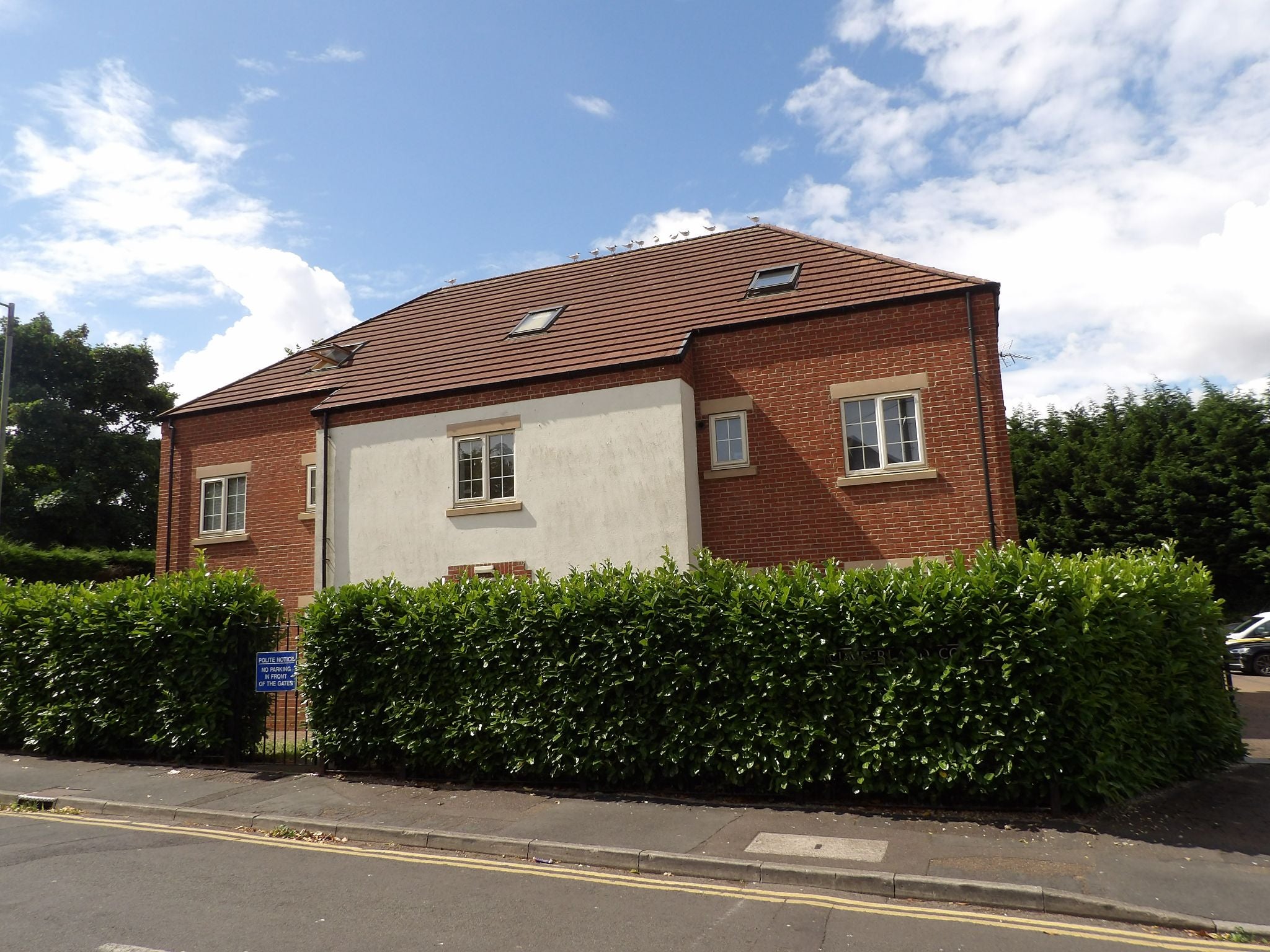 Flat Thorne Road in Doncaster