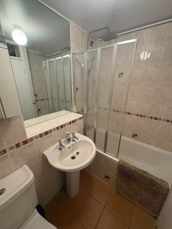 Room Laxley Close in Greater London