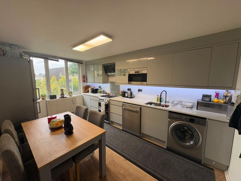 Room Laxley Close in Greater London