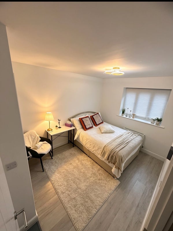 Room Whitworth Road in Newcastle upon Tyne