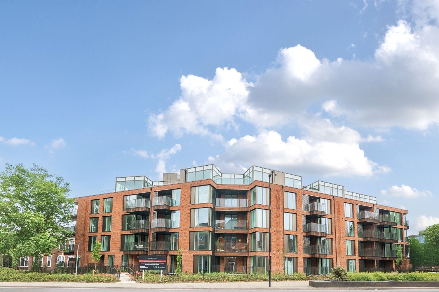 Flat Tweedy Road in Greater London
