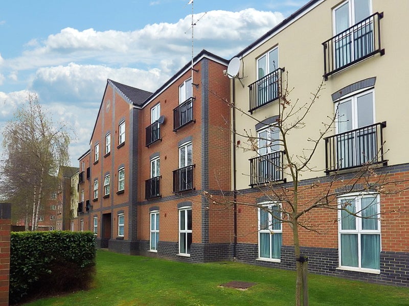 Flat St Austell Way in Swindon